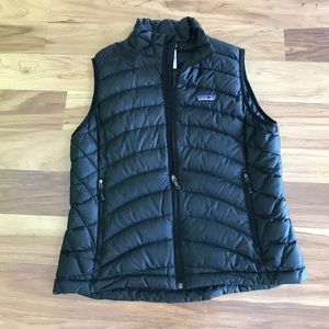 Patagonia black down vest size M