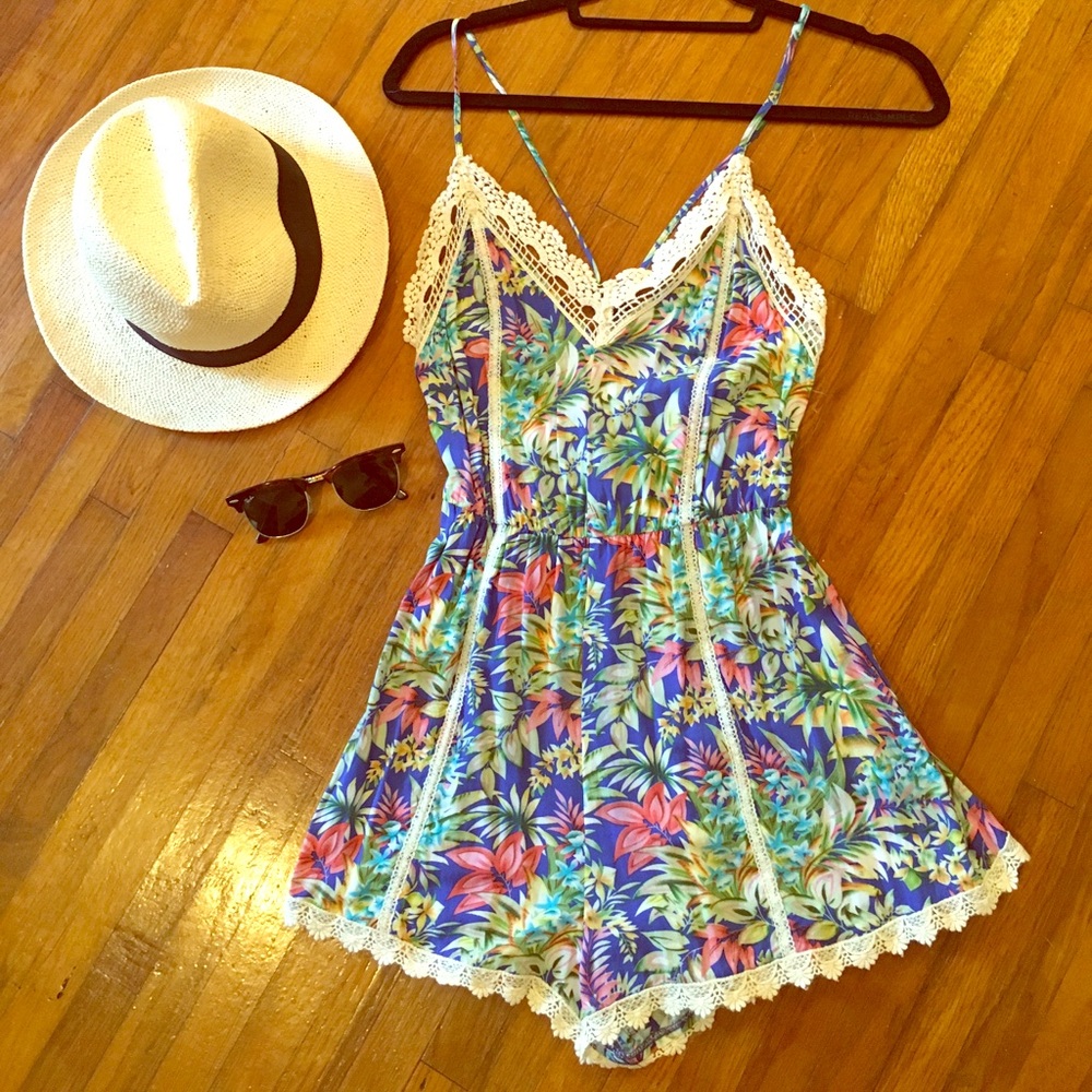 Lush Romper - Tropical print - Picture 1 of 6