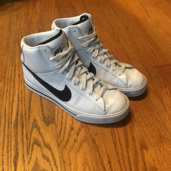 Nike Shoes - Nike Blazer 8.5 white leather sneakers