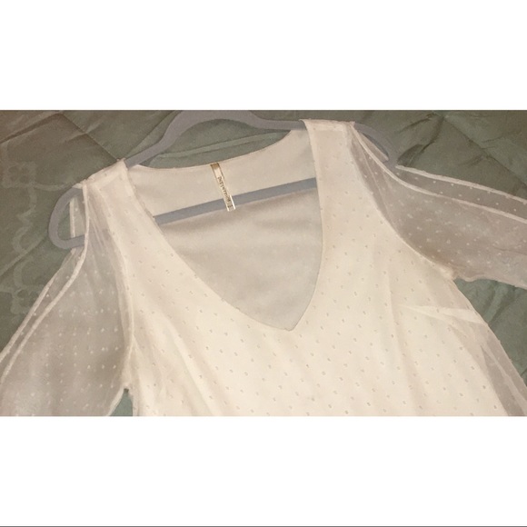 Peppermint L Swiss dot split sleeve shift dress 😍 - Picture 7 of 9