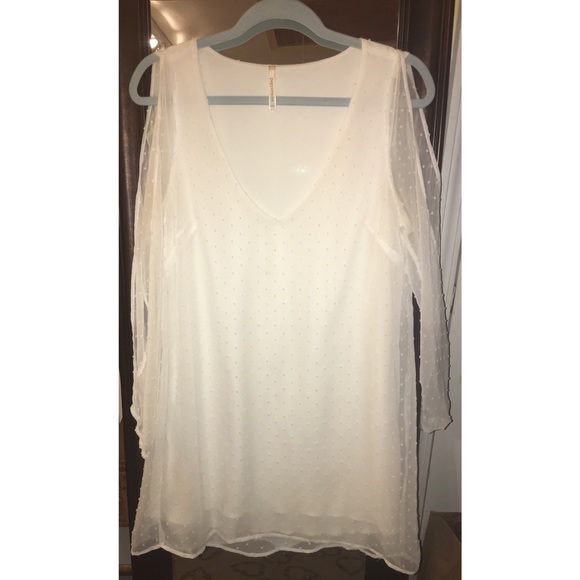 Peppermint L Swiss dot split sleeve shift dress 😍 - Picture 4 of 9