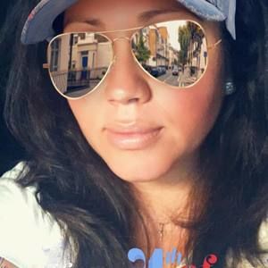 Meet your Posher, Yanet