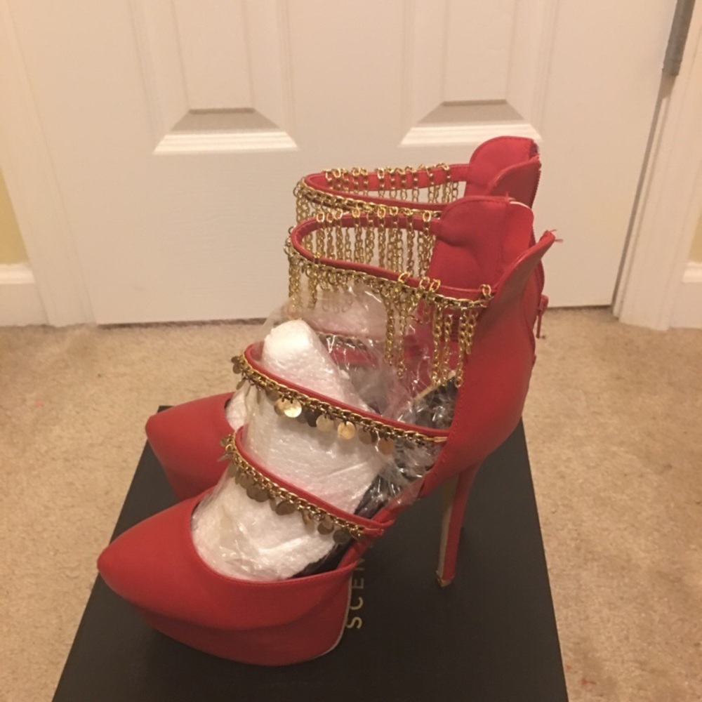 Heels - Picture 2 of 2