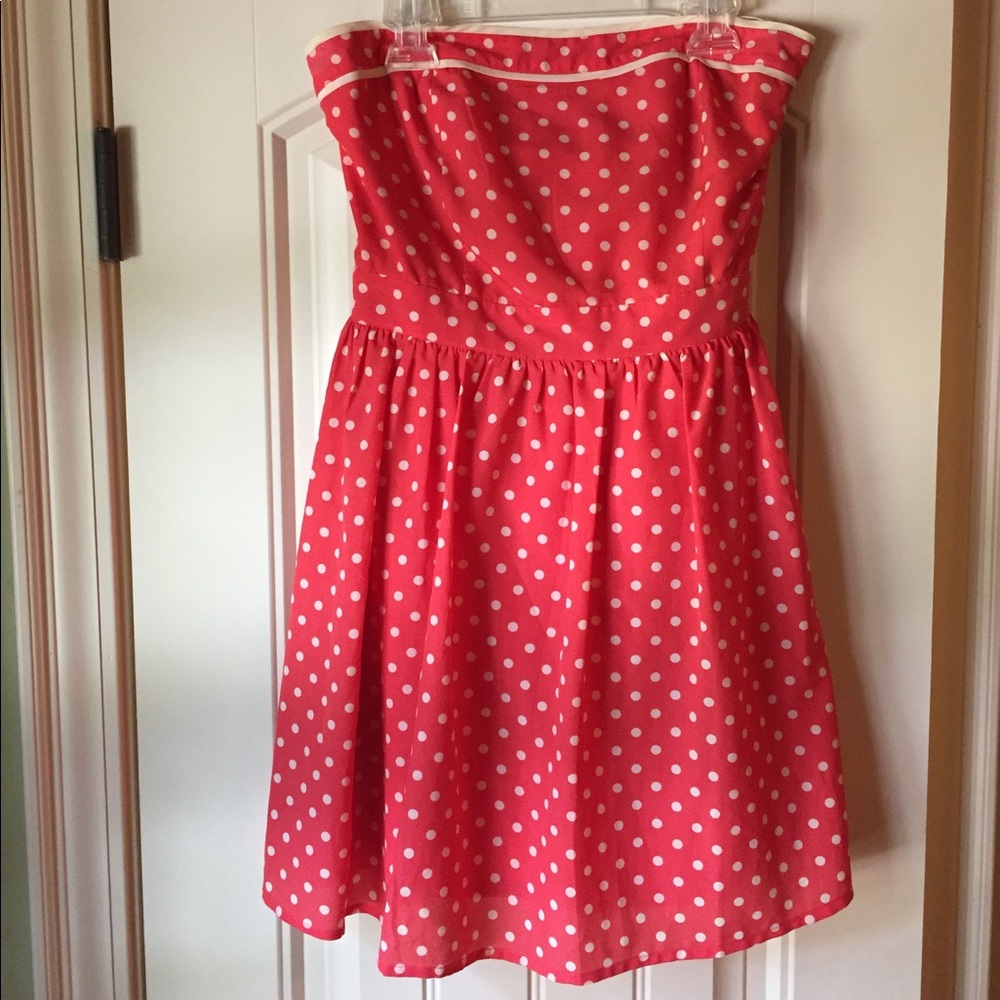 Retro strapless sundress