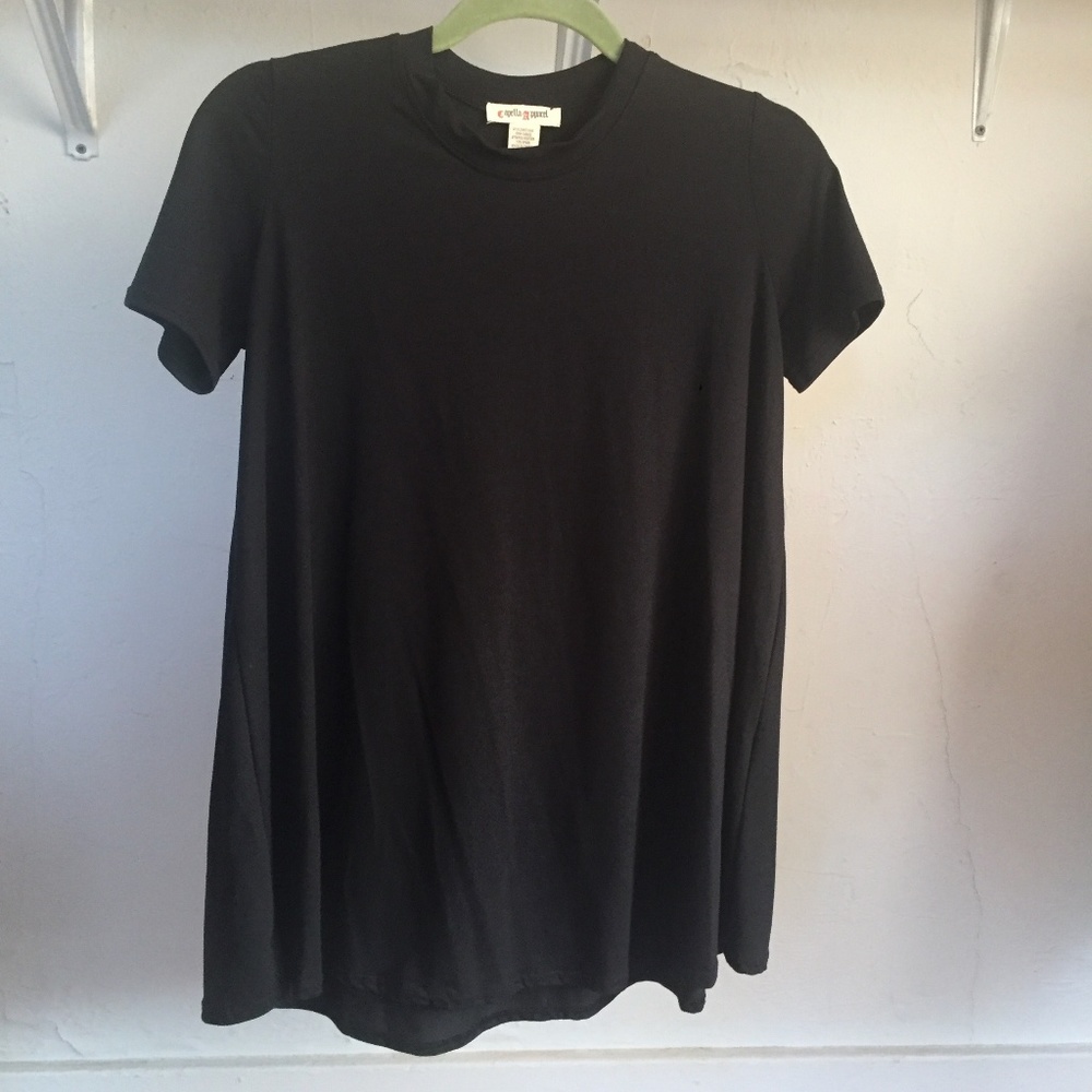 BNWOT Lularoe-like Perfect T, Black Top