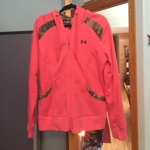 Women's UNDER ARMOUR zip up (XL)