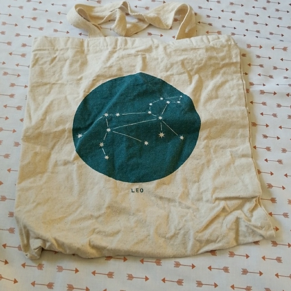 Leo Tote