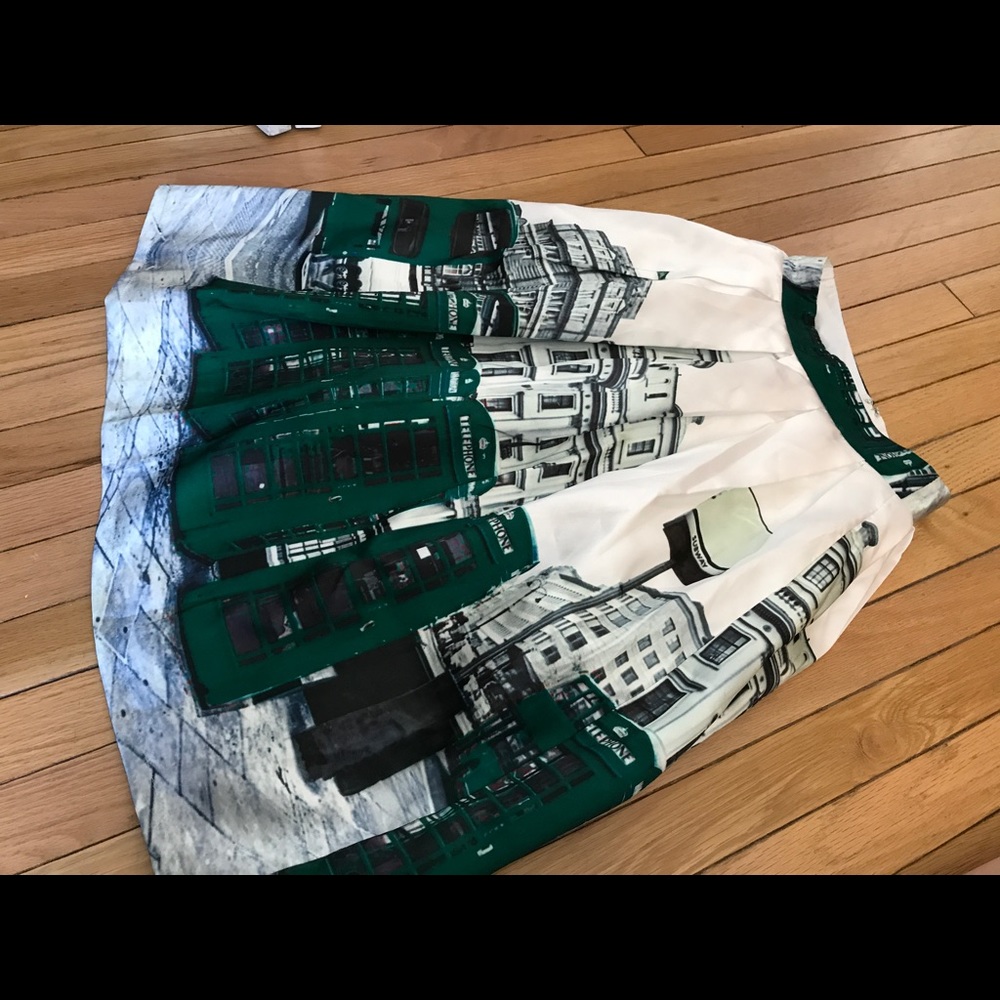 uLu's London Town Ivory & Green City Midi Skirt