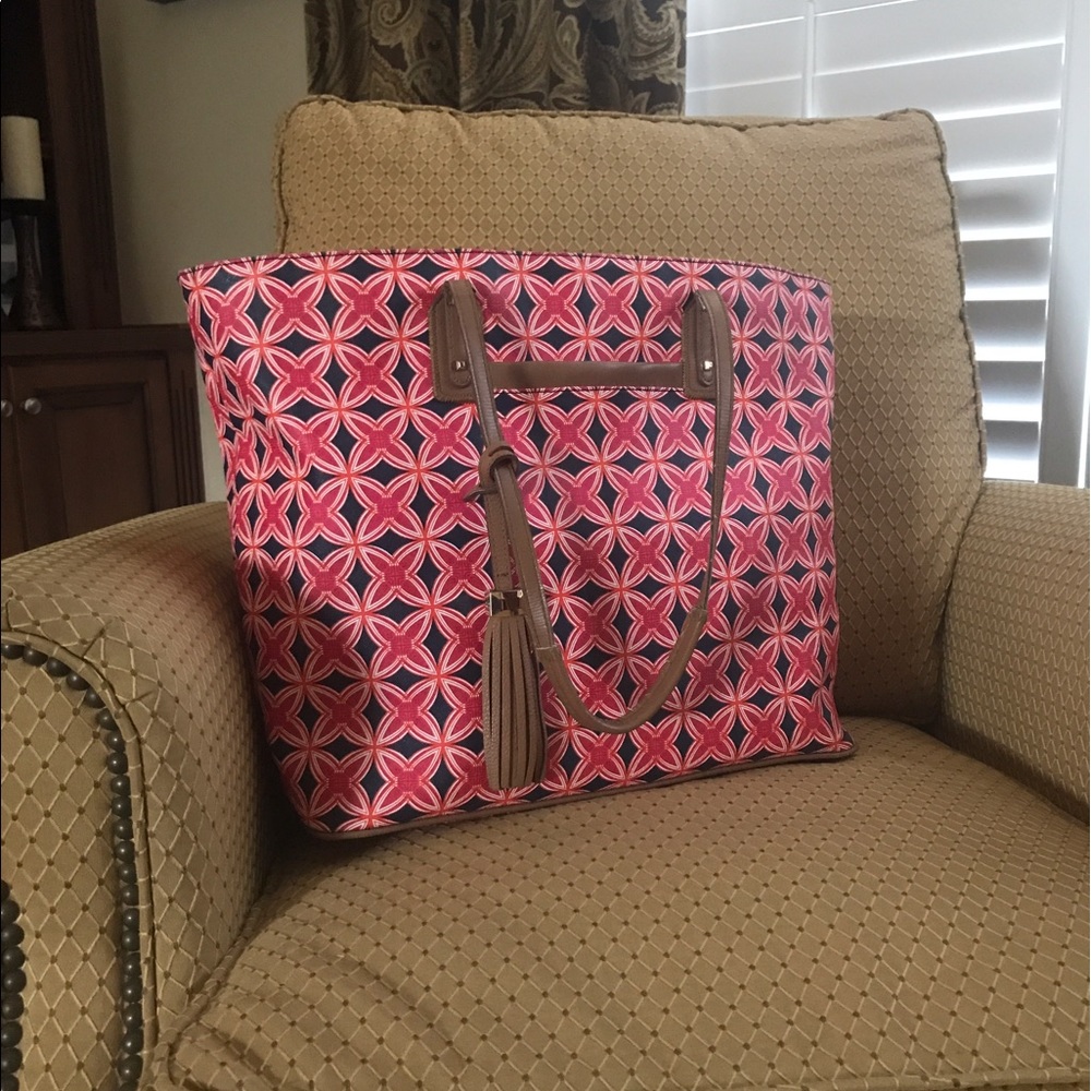 Stella & Dot La Totale red medallion bag
