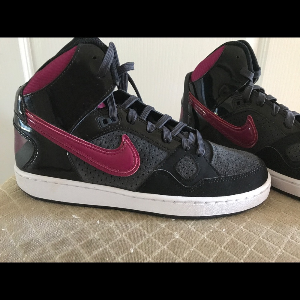 Brand New Nike Shoes! 👟