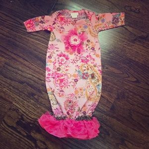 Cachcach 0-3 month infant gown 💕