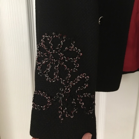 Black jacket w/ beautiful detailing - Picture 3 of 6