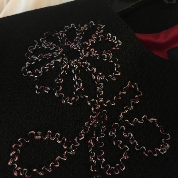 Black jacket w/ beautiful detailing - Picture 5 of 6