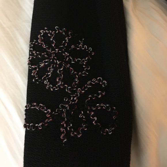 Black jacket w/ beautiful detailing - Picture 6 of 6