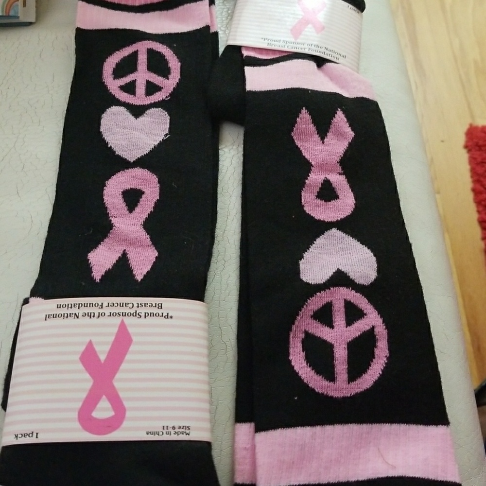 1 pair of Breast Cancer Awareness Socks