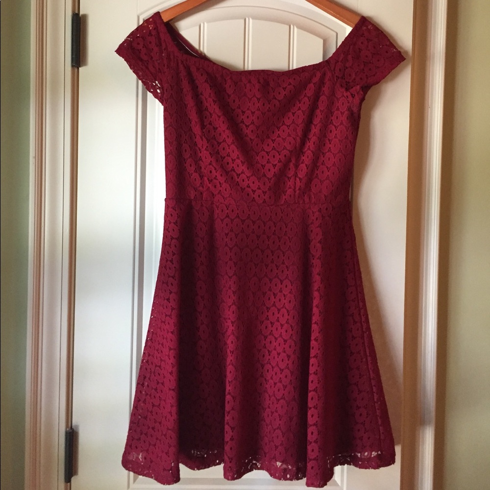 A-line dress for work or play. Gorgeous wide neck