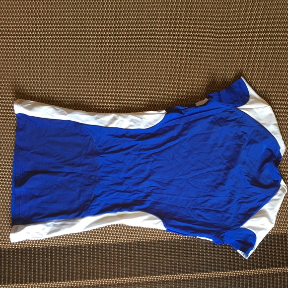 Blue and white under armour heat gear - Picture 3 of 4