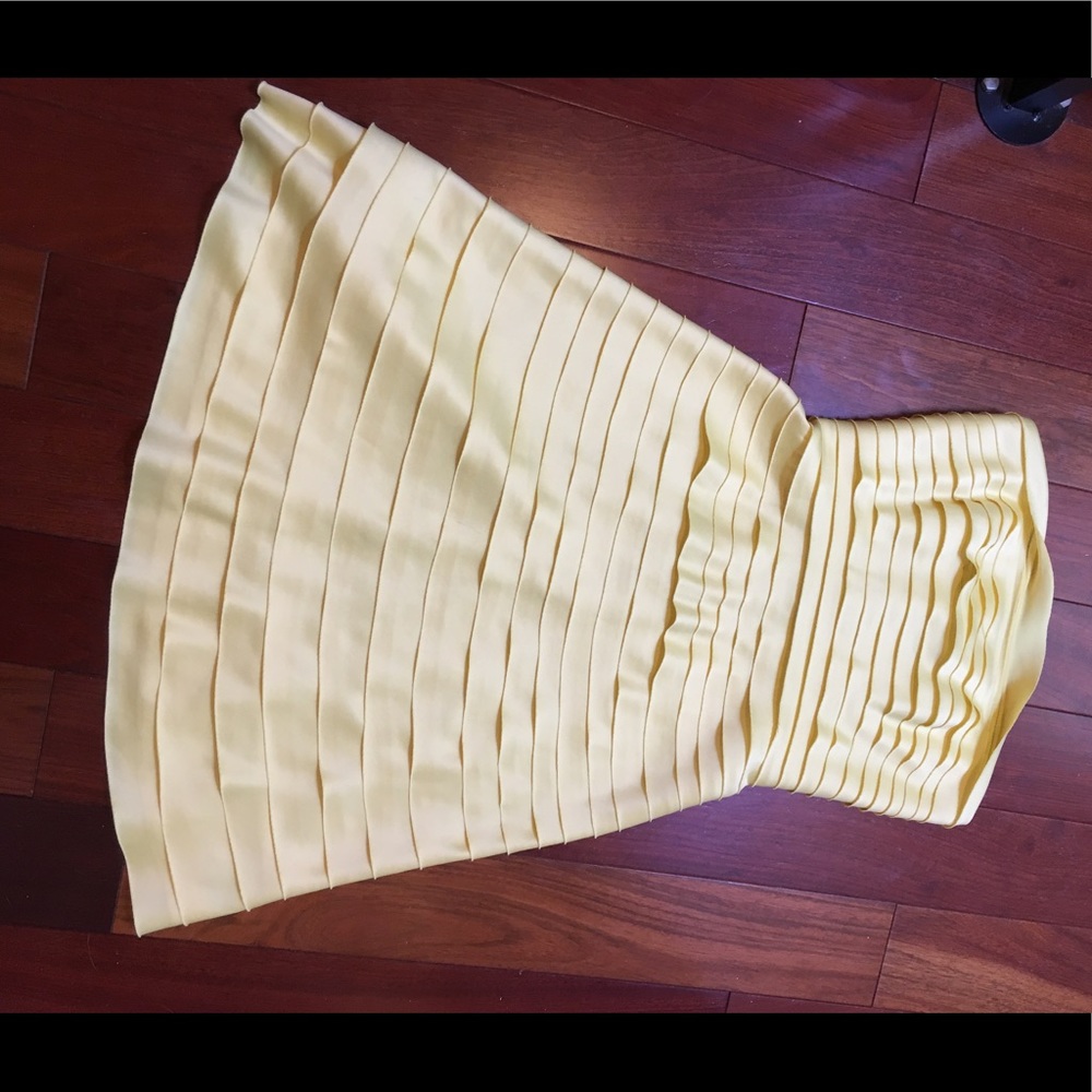 Yellow strapless dress