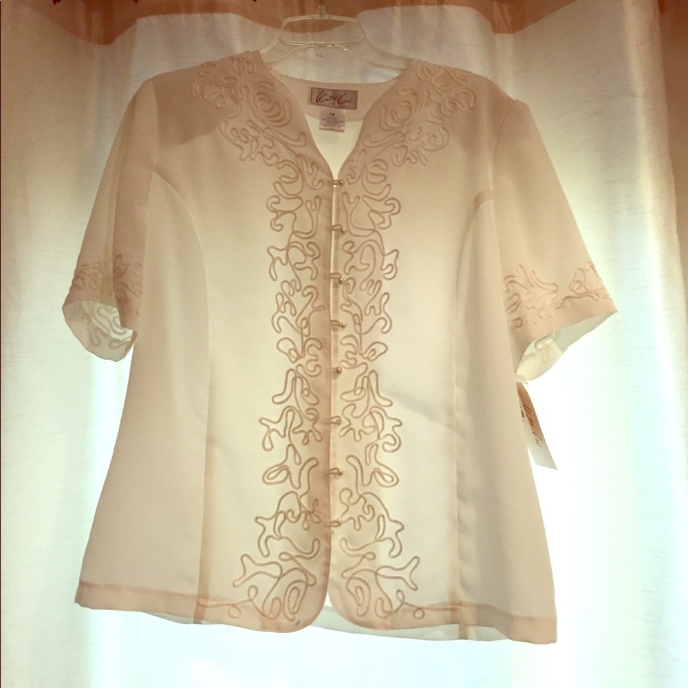 Short sleeve embroidery blouse