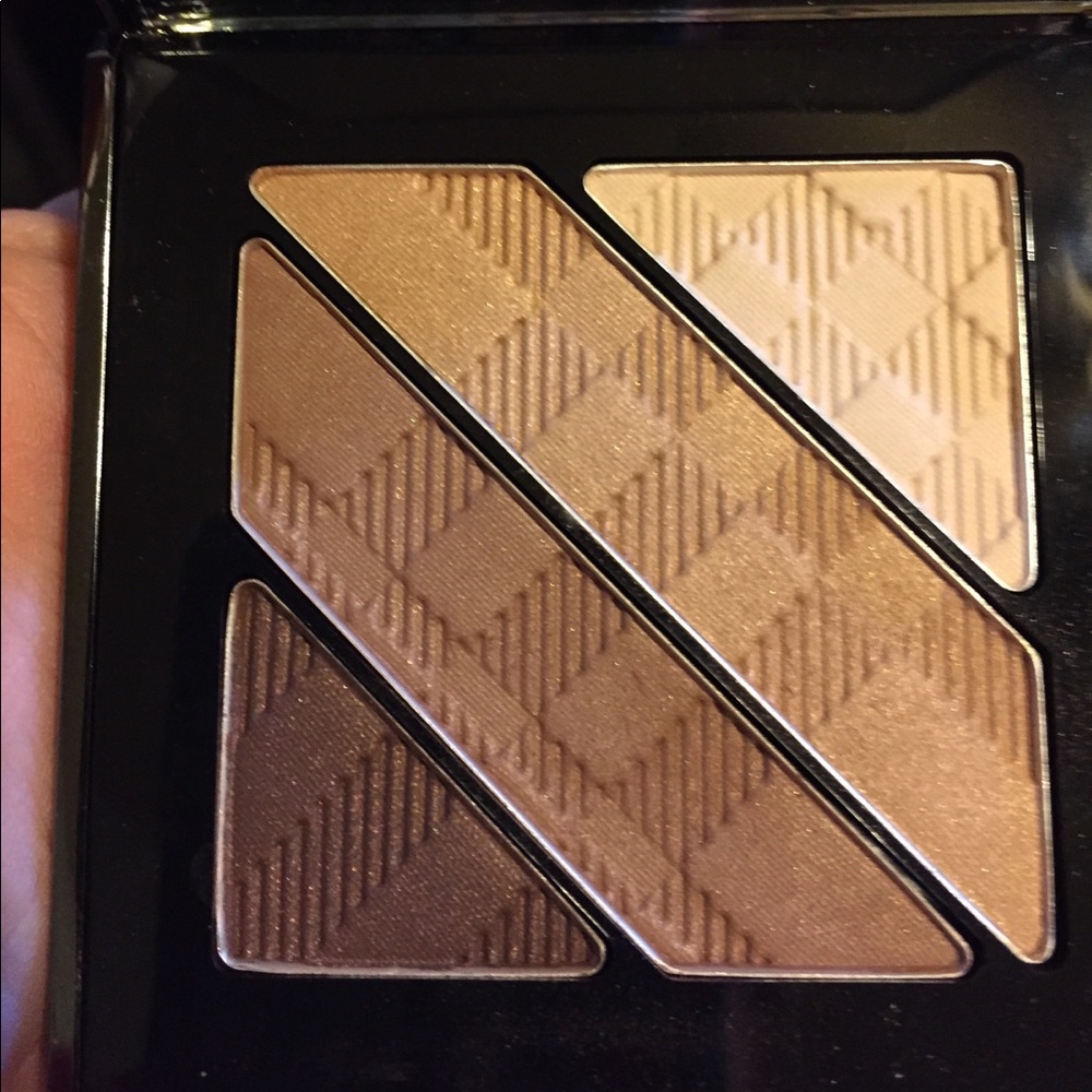 NIB Burberry Mocha Complete Eye Palette ,Full Size