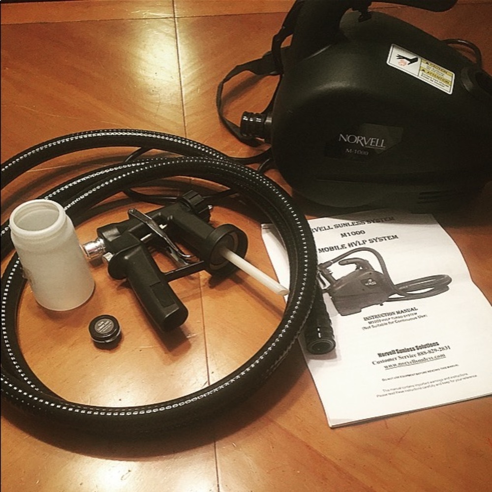 Norvell M1000 Mobile Spray Tanning Machine