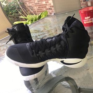 Women's Nike Hyperdunk 2016 Basketball Shoes