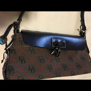 ✨HTF EUC MINT CONDITION DOONEY & BURKE purse.✨