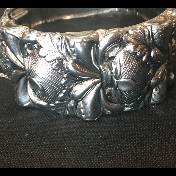 Jewelry - Vintage silver toned repousse bracelet. Awesome!