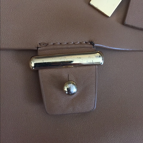 Vince Camuto 100% Leather Crossbody Bag - Picture 5 of 8