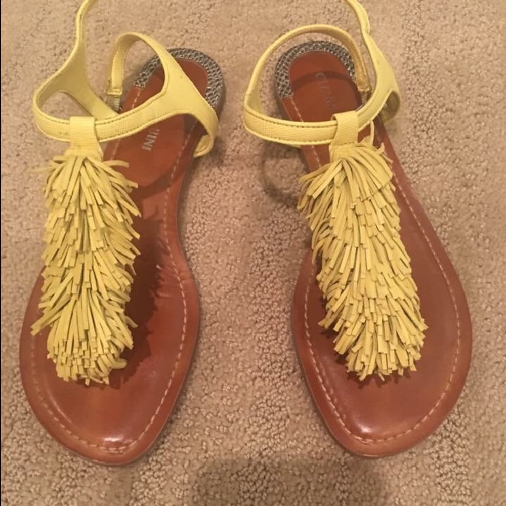 Gianni Bini Flip Flops (neon yellowish)