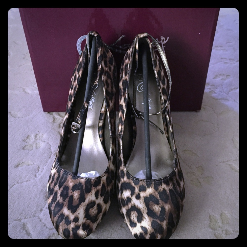 Brand new Lollipop Leopard print heels