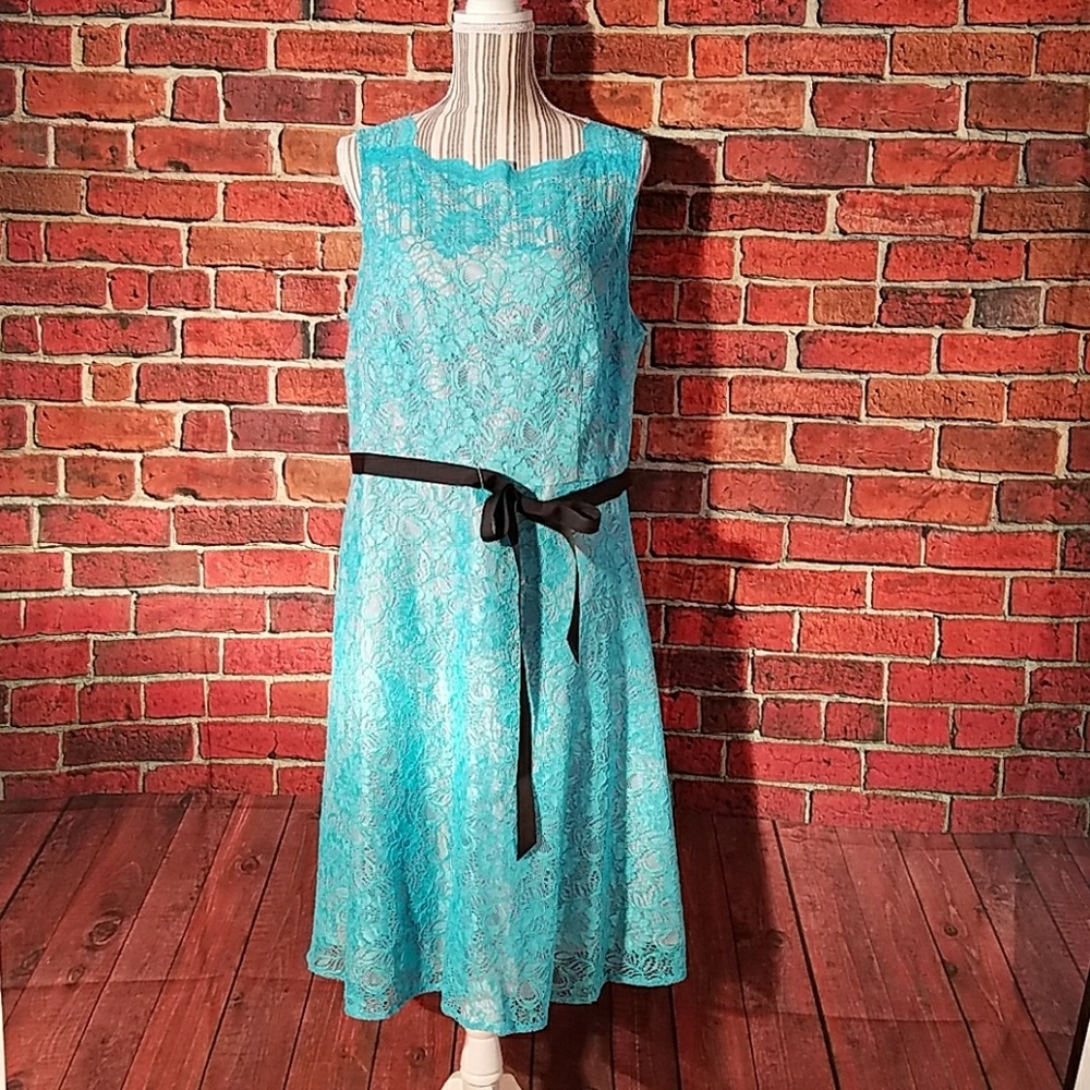 Calvin klein turquoise sleeveless lace dress