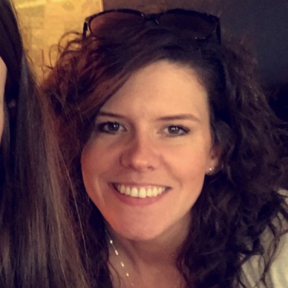 Meet your Posher, Jennifer - Picture 2 of 2