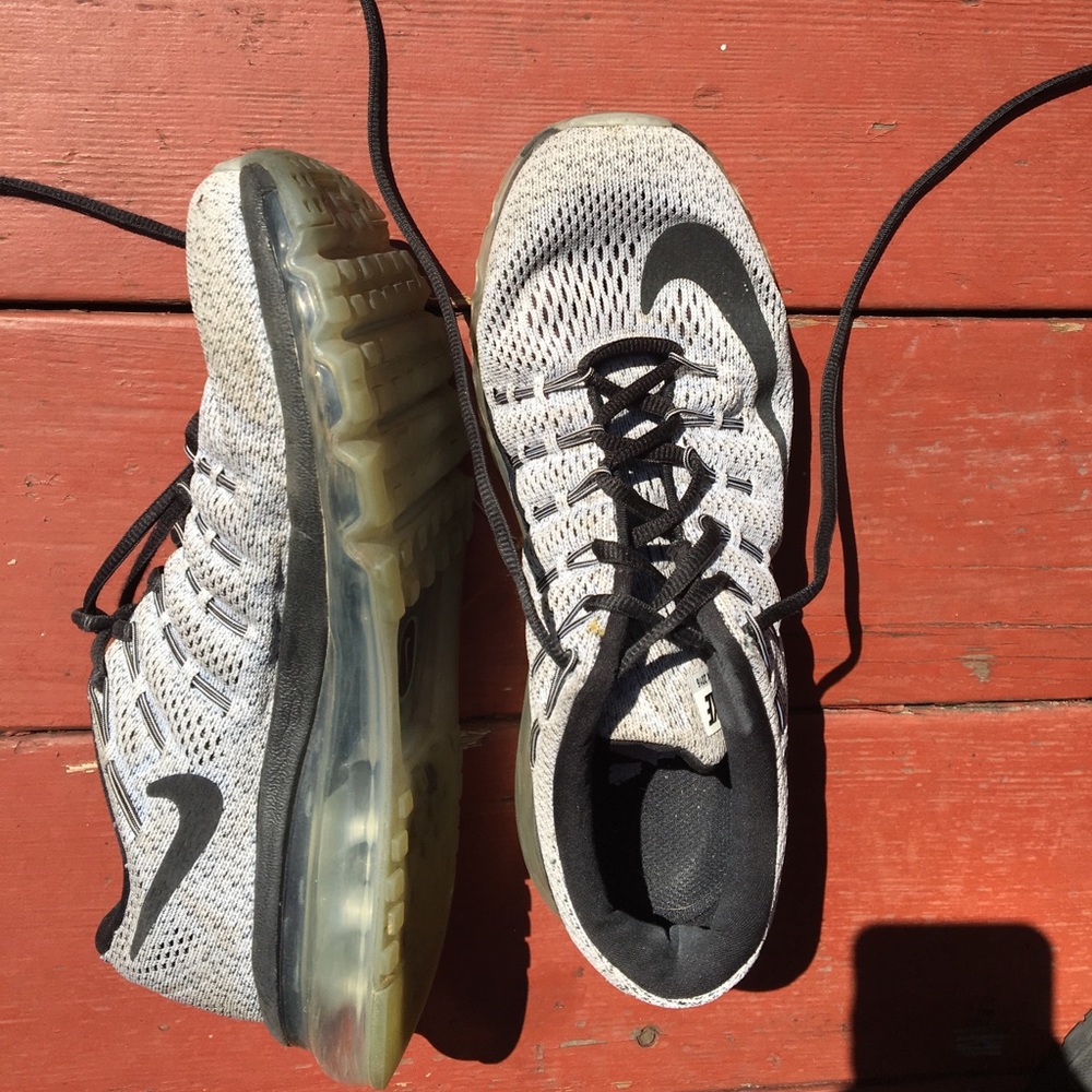 Nike Air Max 2016 running shoe.