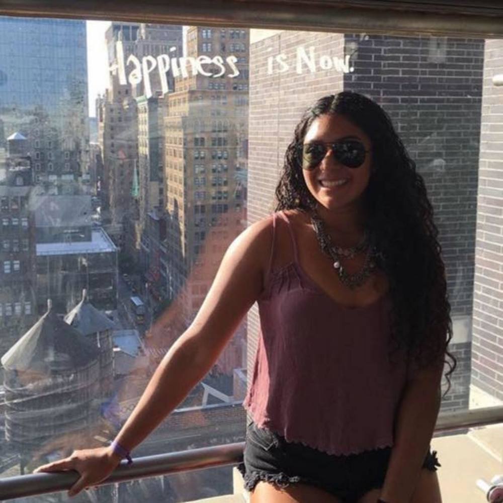 Meet your Posher, Desiree