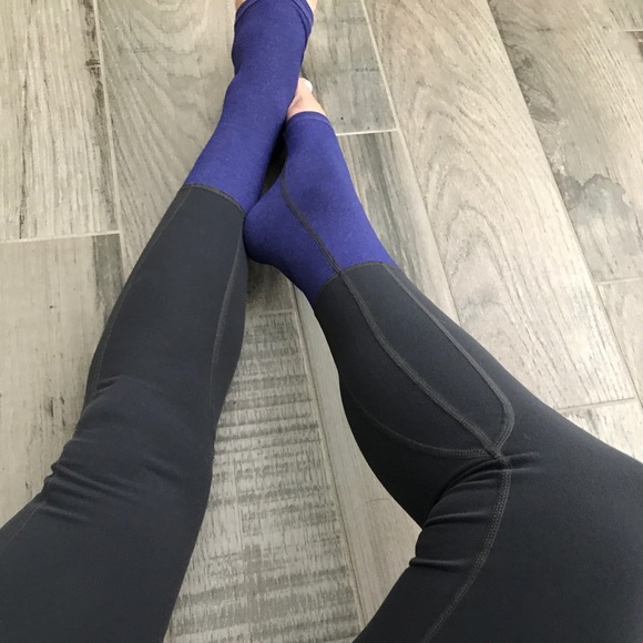 Athleta Pants - Athleta Plie leggings Athleta Pants - Athleta Plie leggings