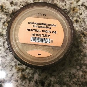 Bare Minerals Original in Neutral Ivory 06