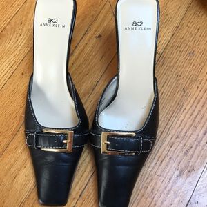 Ann Klein black Mules