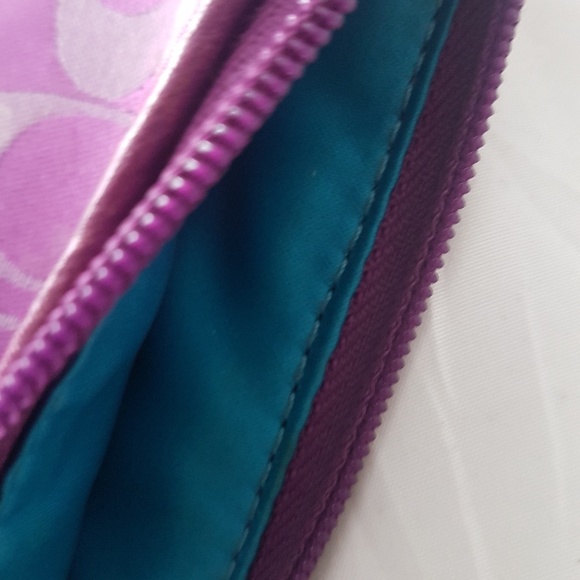 Coach - Picture 3 of 4