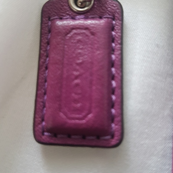 Coach - Picture 4 of 4