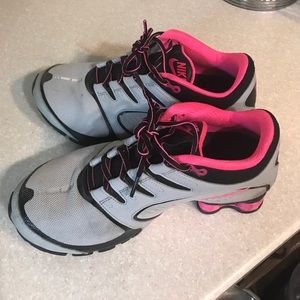 Nike shox tennis shoes-gently used