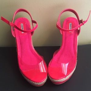 Cute summer wedges: New Never Worn. W/O tags 🌸✨💕