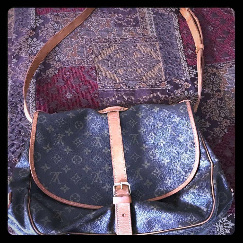 Authentic Louis Vuitton Saumur 35