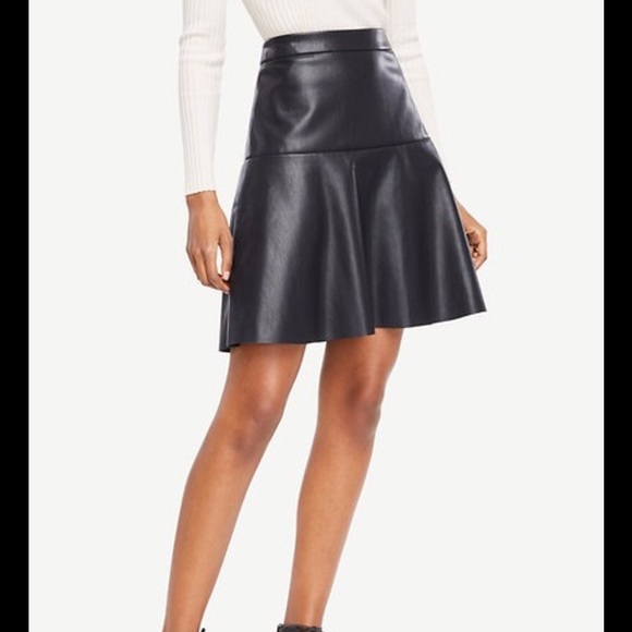 Ann Taylor faux leather flounce skirt. - Picture 2 of 5