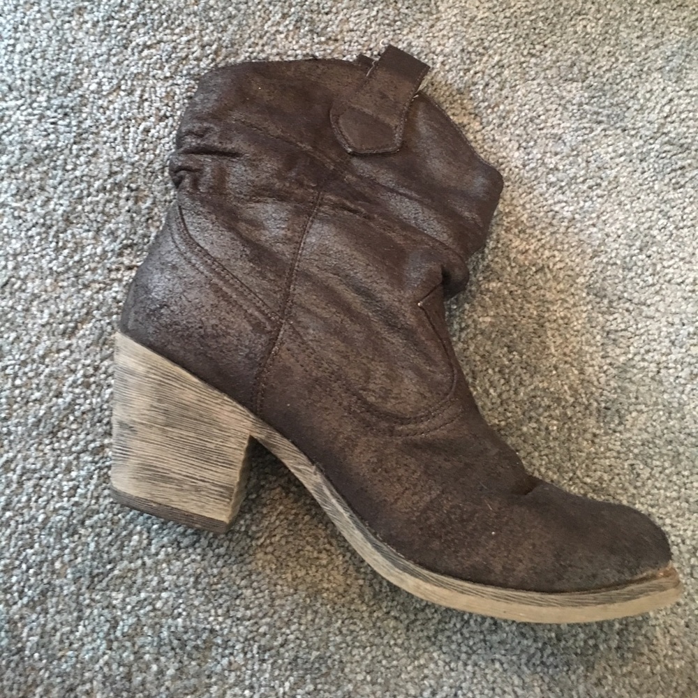Rocket dog size 8 ankle booties