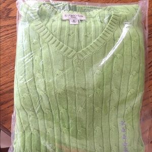 HP🎉 St. John's Bay V Neck Cable Knit Sweater!