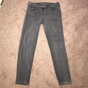 American Eagle gray jegging crop
