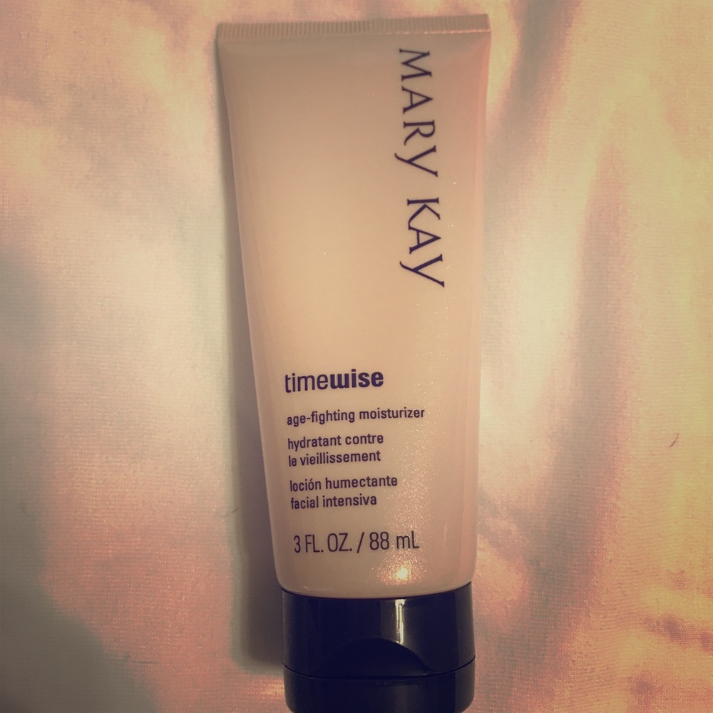 Mary Kay Age-Fighting Moisturizer Combo-Oily Skin