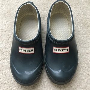 Hunter Navy clogs size 11 boy