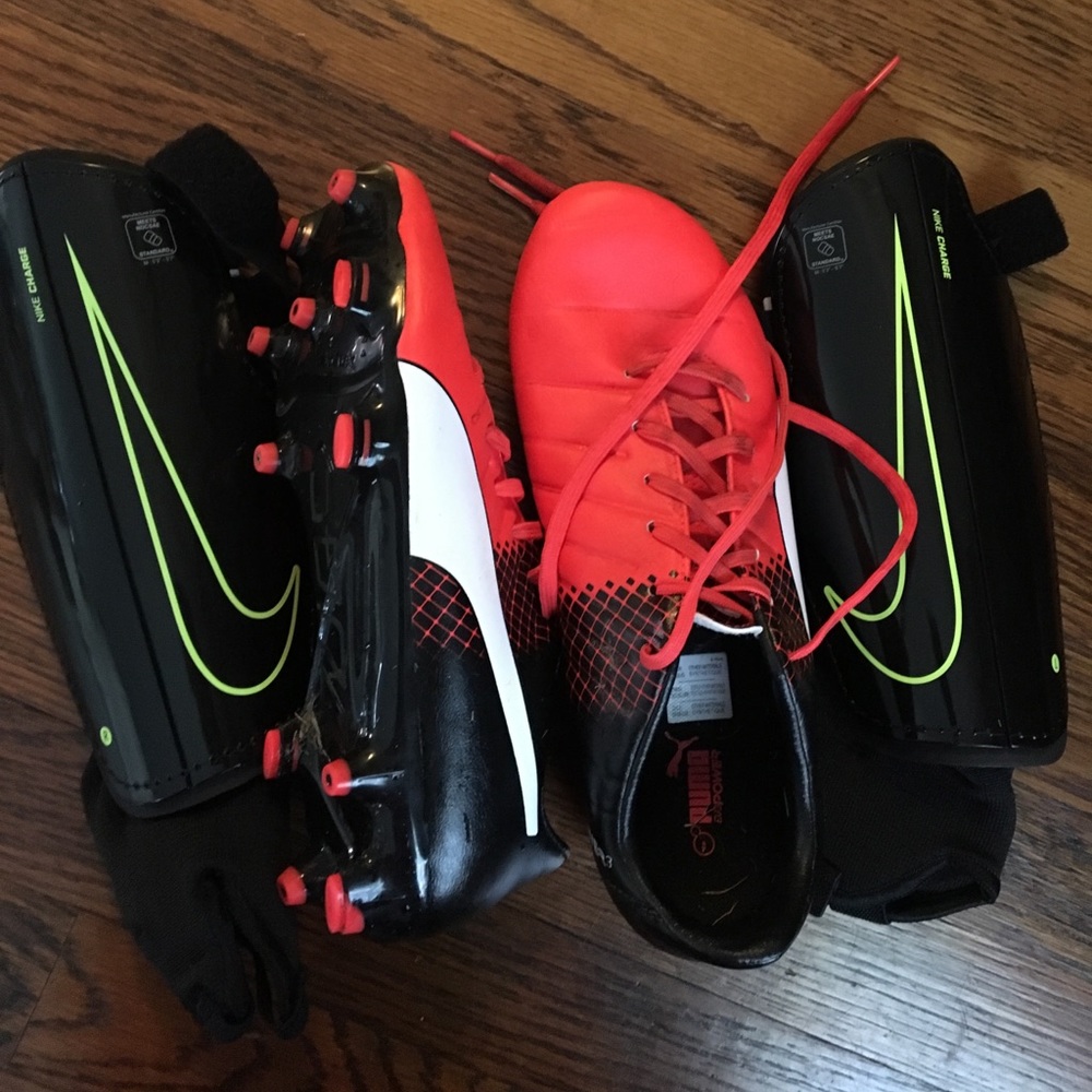 Puma Evopower 3 soccer cleats. Women